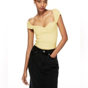 🆕 H&M Rib-knit Top Dusty Yellow NWT Women’s size Large
